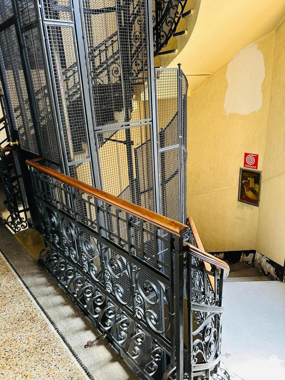 Hostel Boutique Milan Luaran gambar